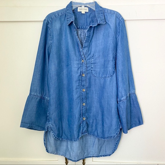 Anthropologie Tops - Anthropologie Cloth & Stone Chambray Button Down S